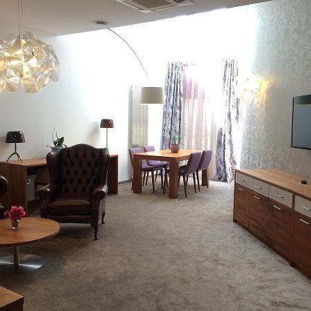 Wellness Hotel Loewe Pöstyén Kültér fotó