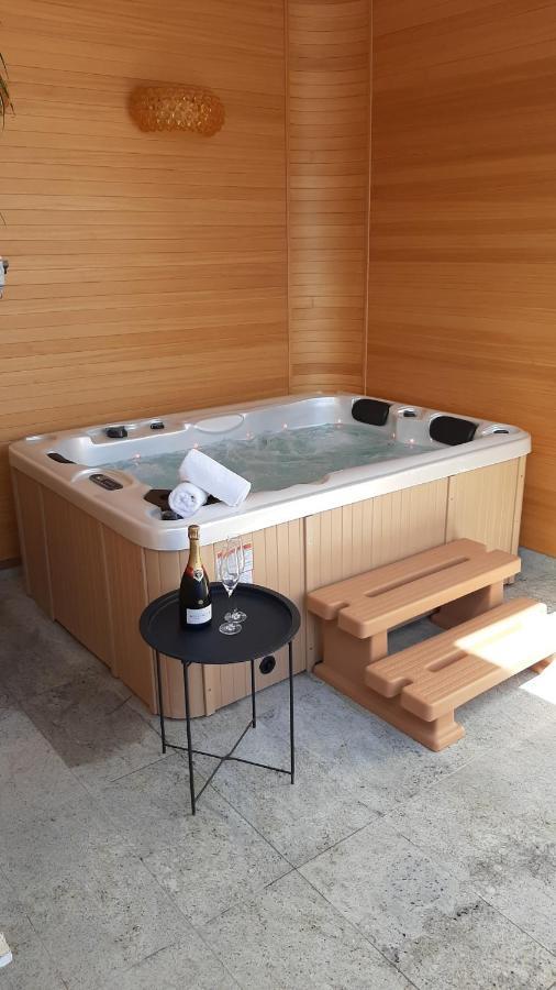 Wellness Hotel Loewe Pöstyén Kültér fotó