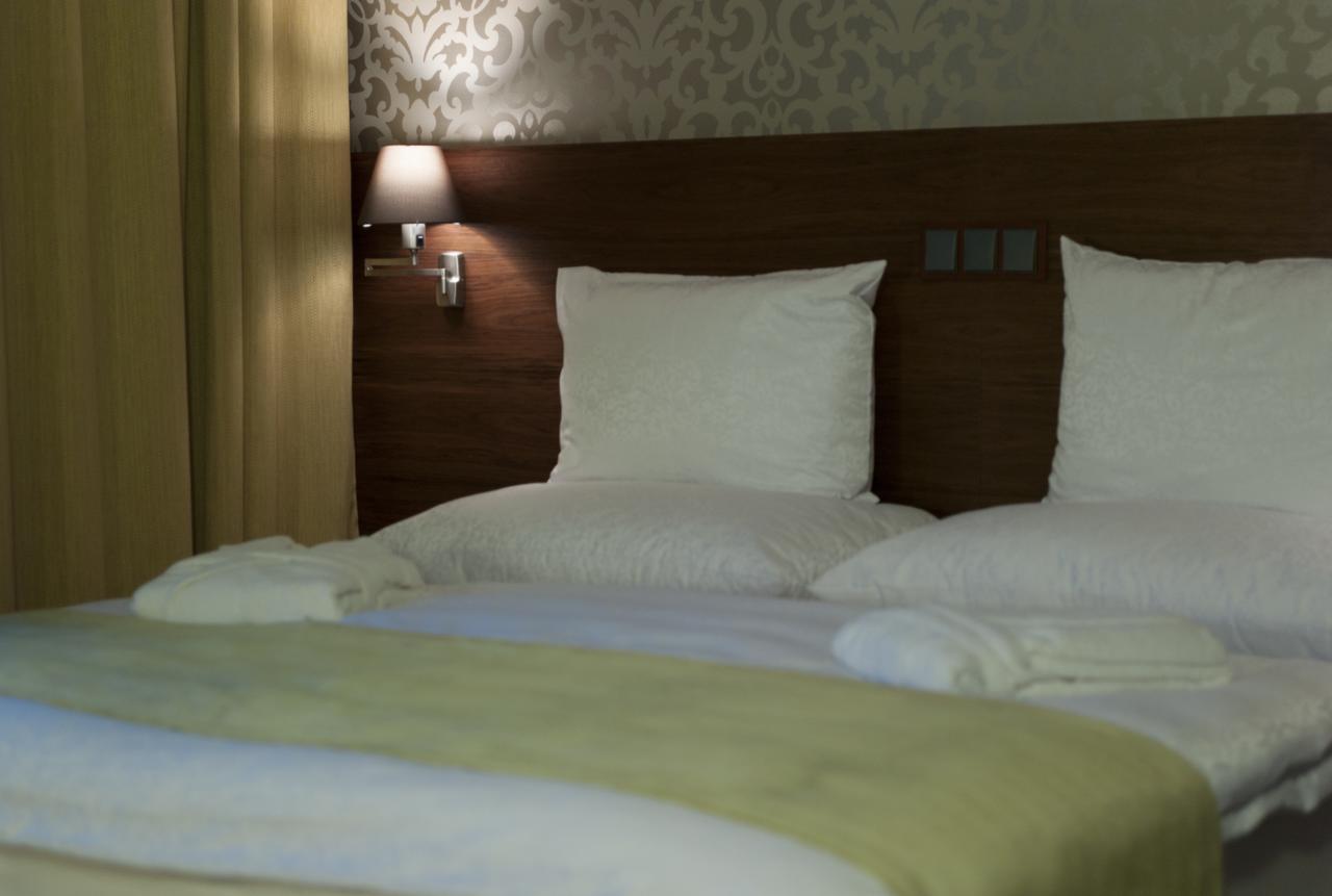 Wellness Hotel Loewe Pöstyén Kültér fotó