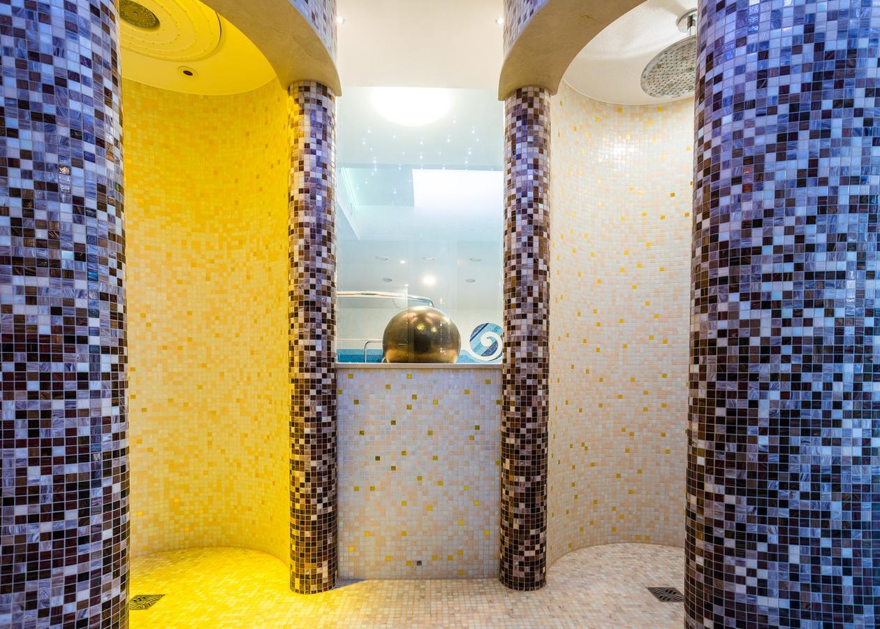 Wellness Hotel Loewe Pöstyén Kültér fotó
