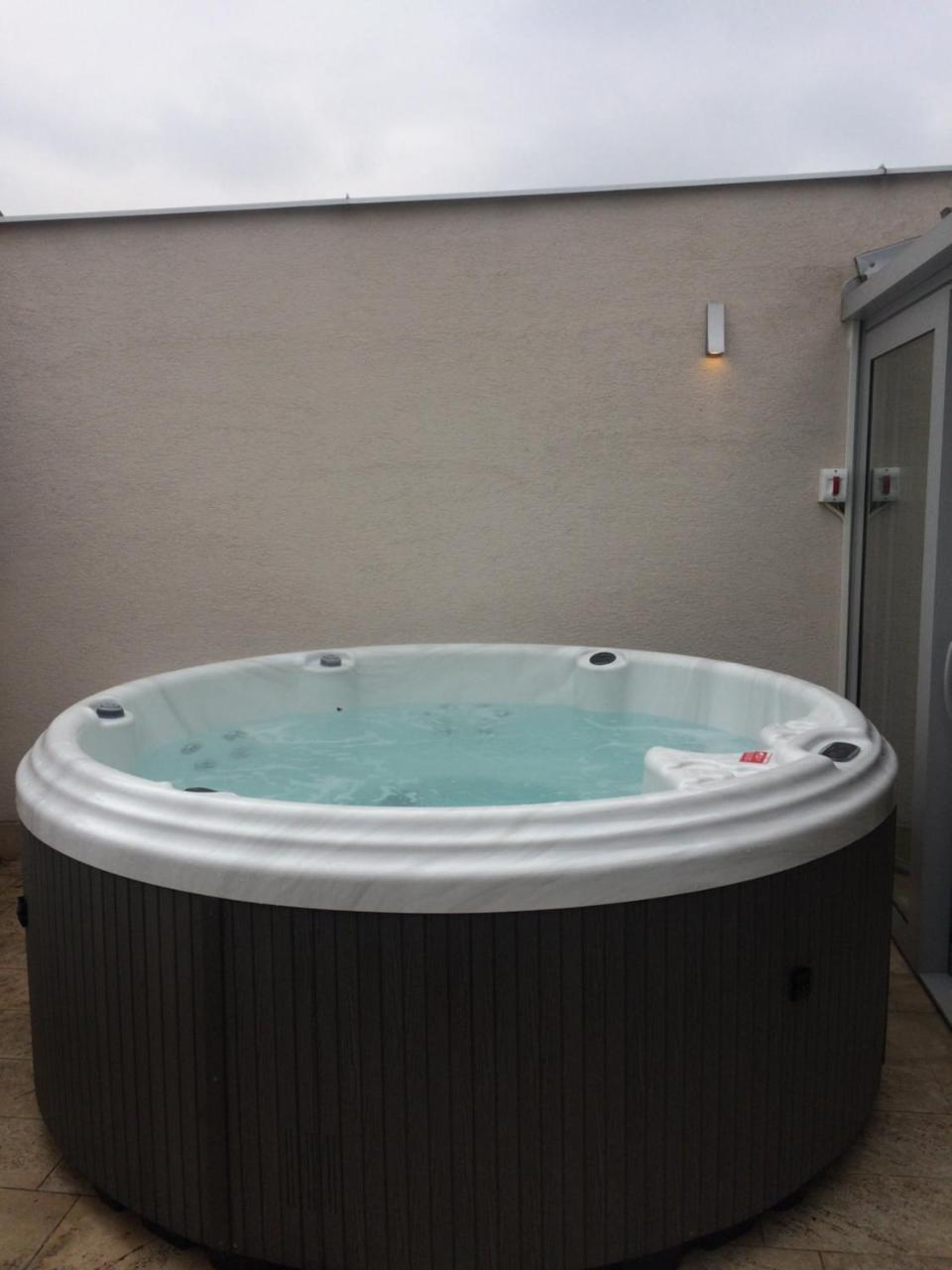 Wellness Hotel Loewe Pöstyén Kültér fotó
