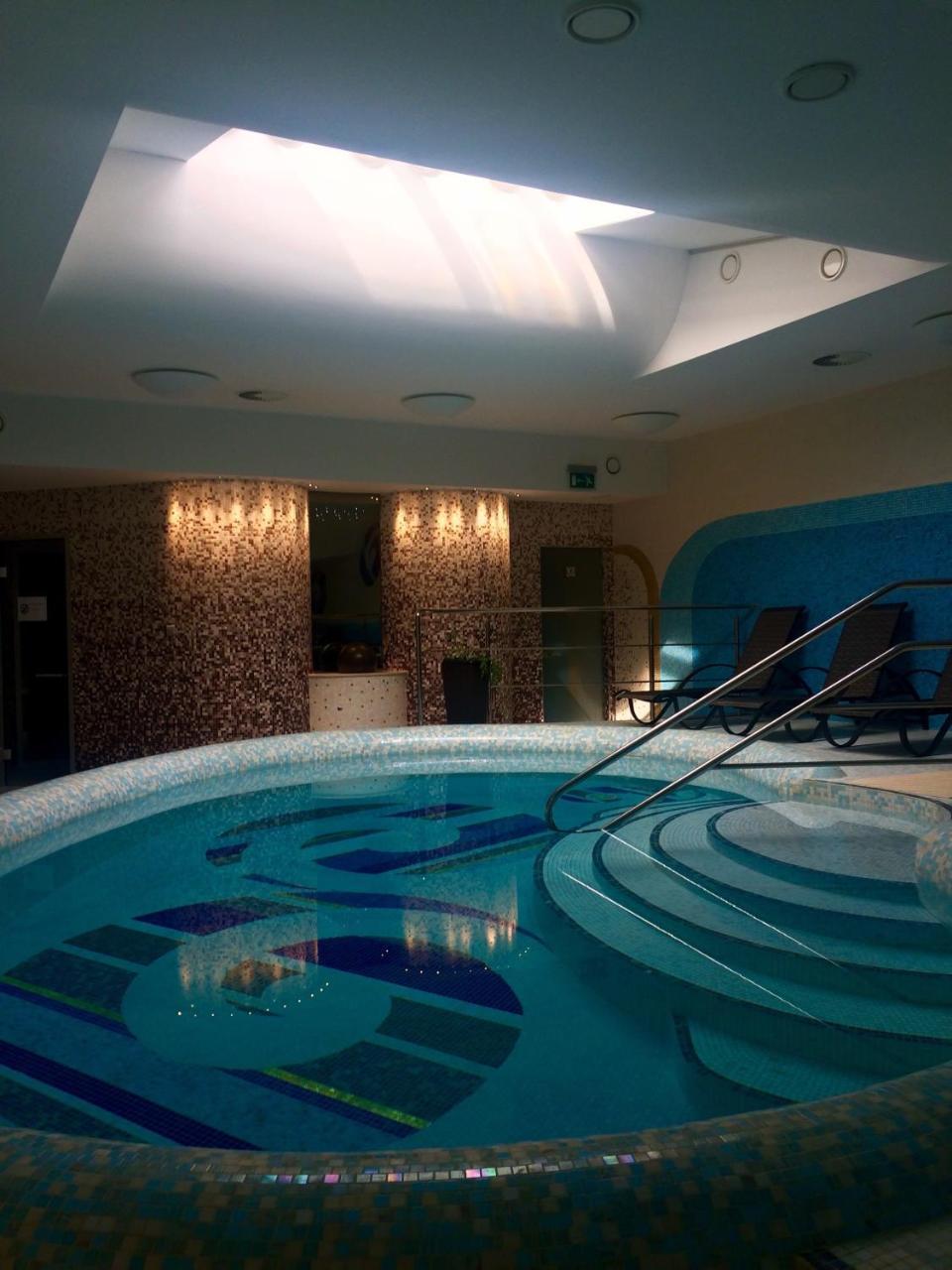 Wellness Hotel Loewe Pöstyén Kültér fotó
